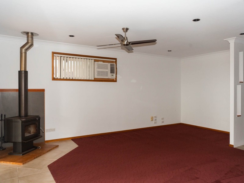 27 Aberdeen Court, Highland Park QLD 4211