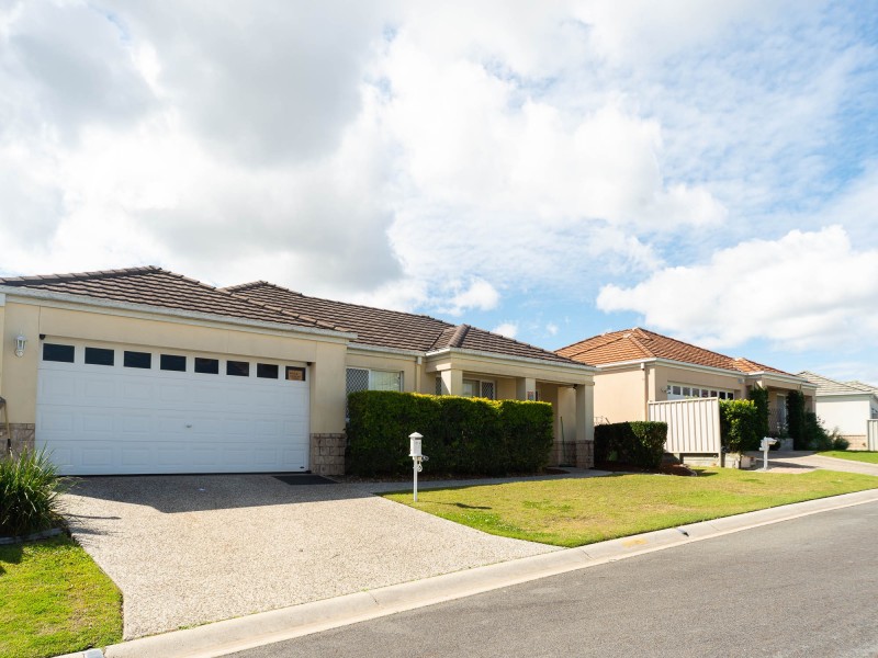 4 Jordana Street, Arundel QLD 4214