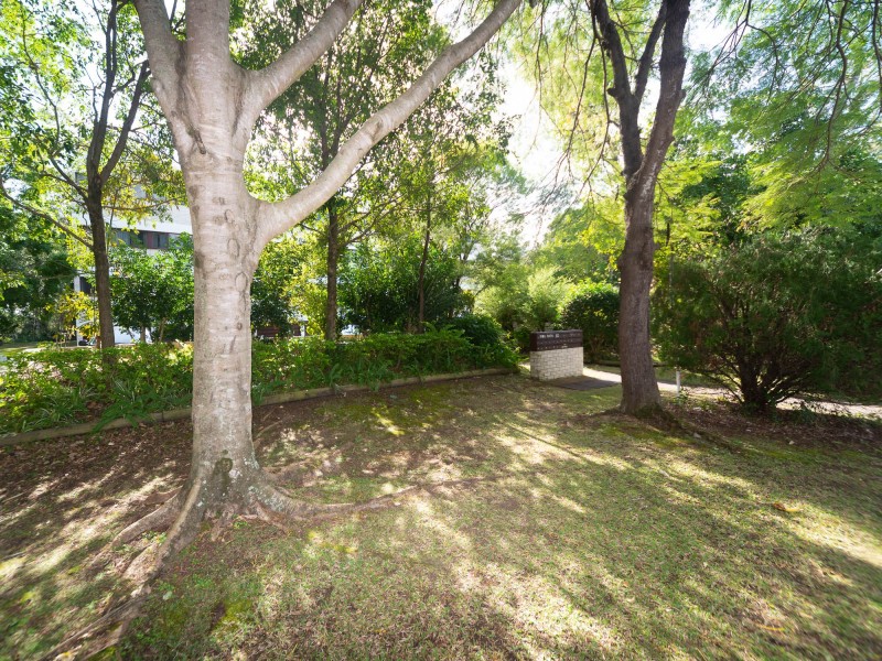 10/28-30 Rudd Street, Broadbeach Waters QLD 4218