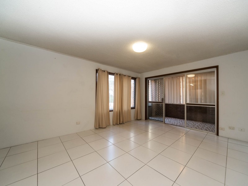 1/4 Vernia Place, Biggera Waters QLD 4216