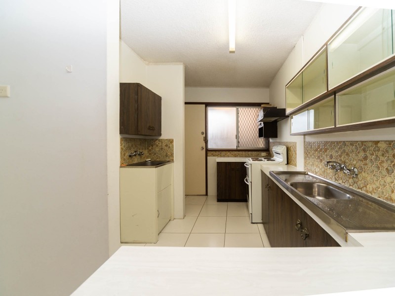 1/4 Vernia Place, Biggera Waters QLD 4216