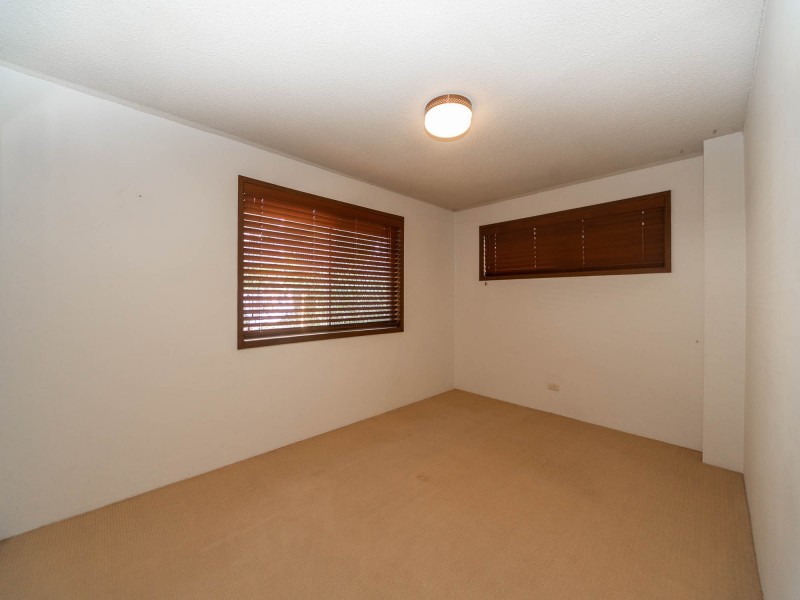 1/4 Vernia Place, Biggera Waters QLD 4216