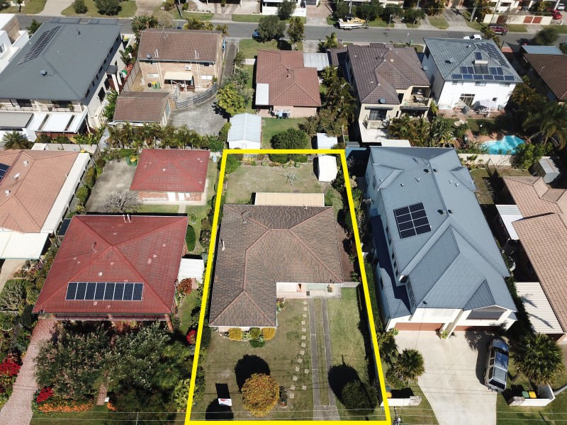 26 Shoveller Avenue, Paradise Point QLD 4216