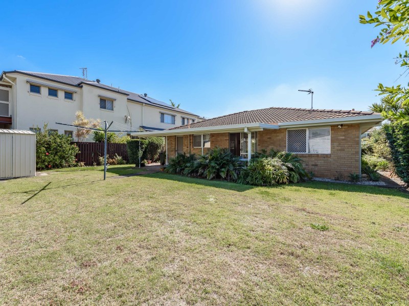 26 Shoveller Avenue, Paradise Point QLD 4216