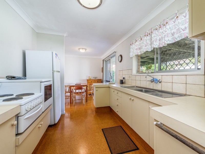 26 Shoveller Avenue, Paradise Point QLD 4216