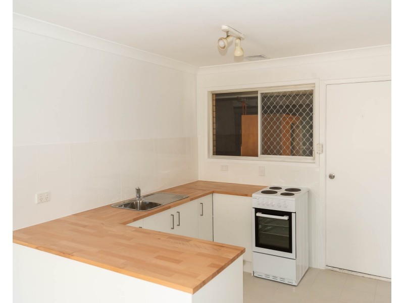 2/9 Whiting Street, Labrador QLD 4215