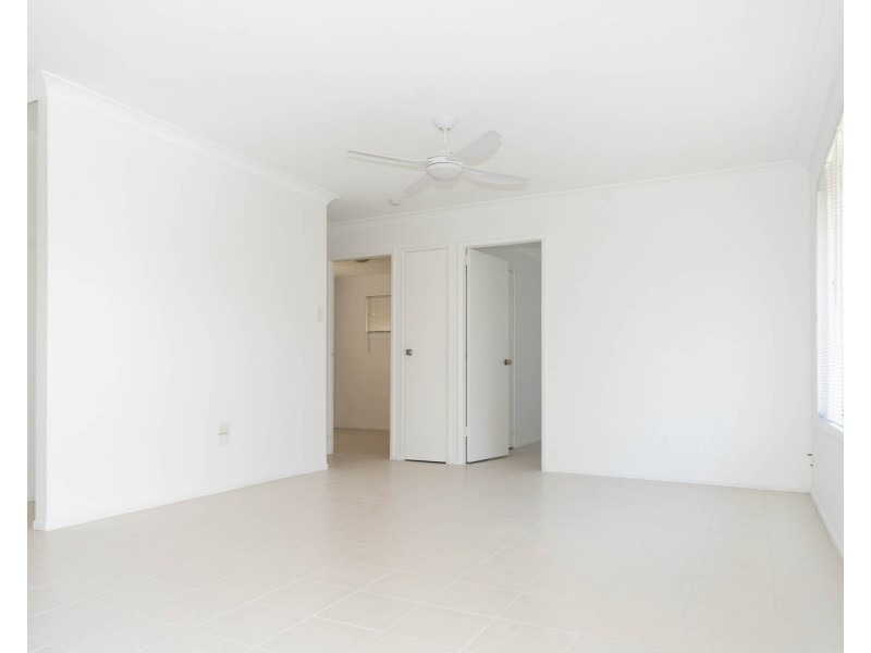 2/9 Whiting Street, Labrador QLD 4215