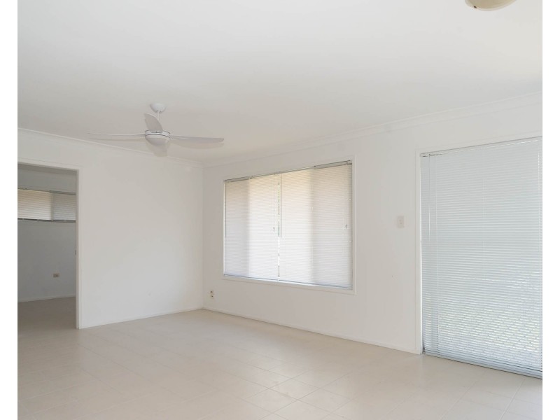 2/9 Whiting Street, Labrador QLD 4215