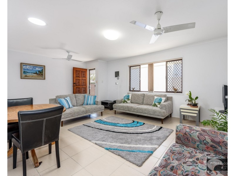 1/13 Errol Avenue, Paradise Point QLD 4216