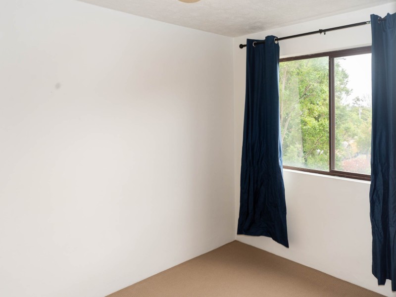 4/3 Ahern Street, Labrador QLD 4215