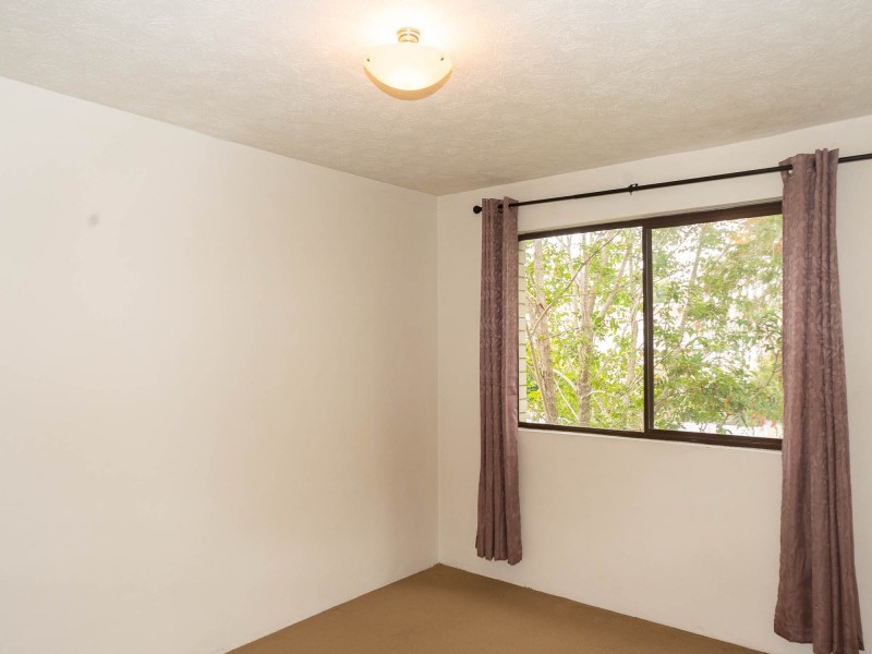 4/3 Ahern Street, Labrador QLD 4215