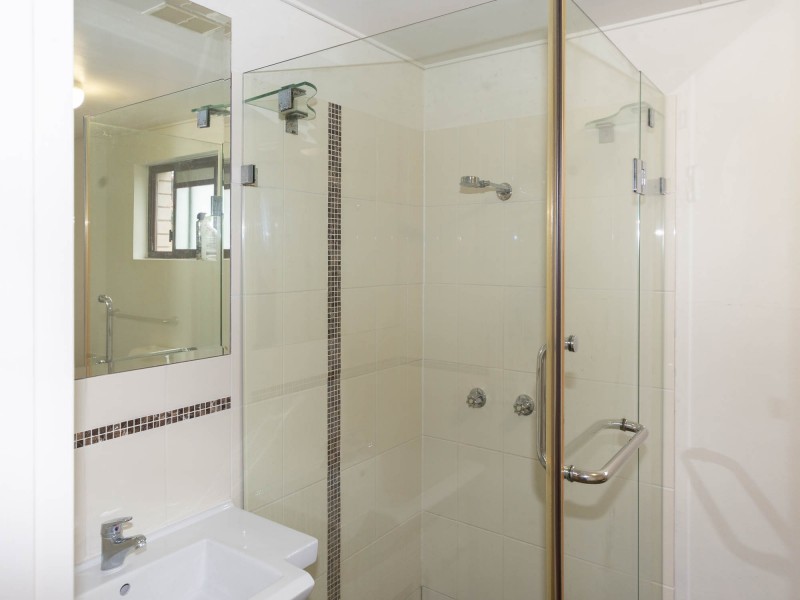 4/3 Ahern Street, Labrador QLD 4215