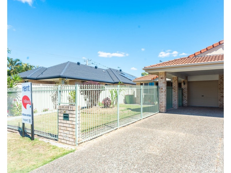1/4 Gemma Glade, Labrador QLD 4215