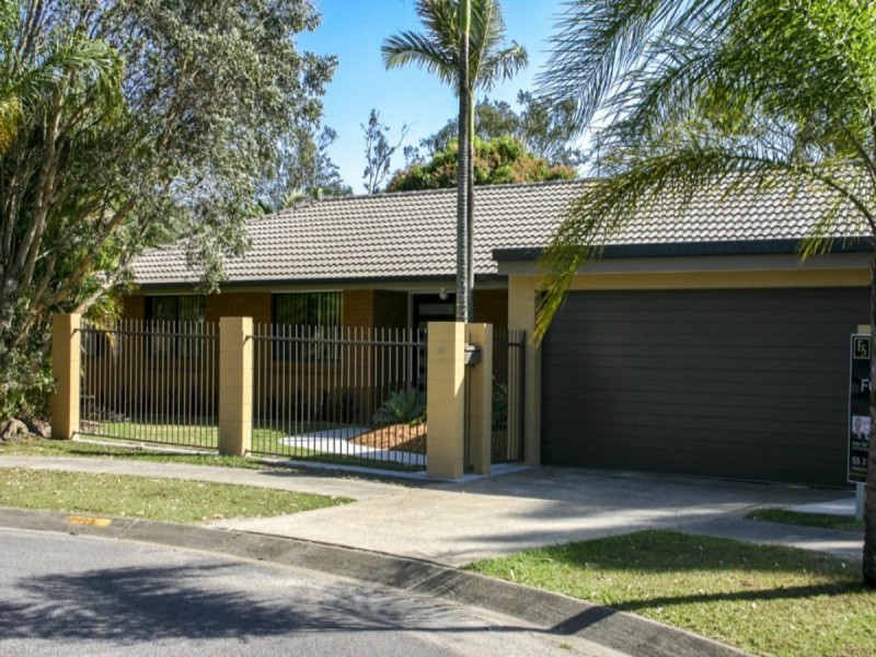 10 Kingaroy Avenue, Helensvale QLD 4212