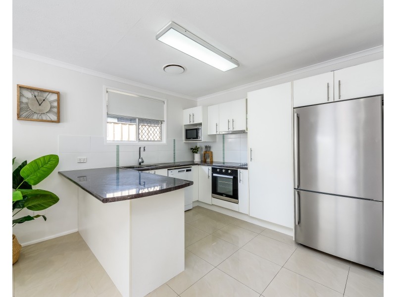 33 Turana Street, Coombabah QLD 4216