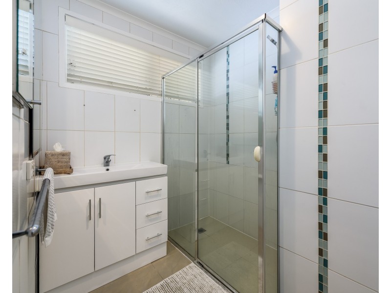 33 Turana Street, Coombabah QLD 4216