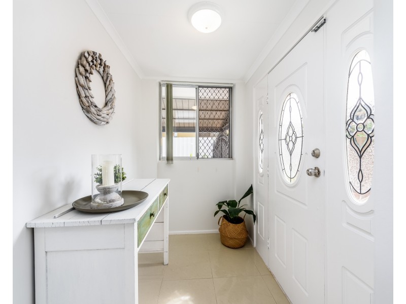 33 Turana Street, Coombabah QLD 4216