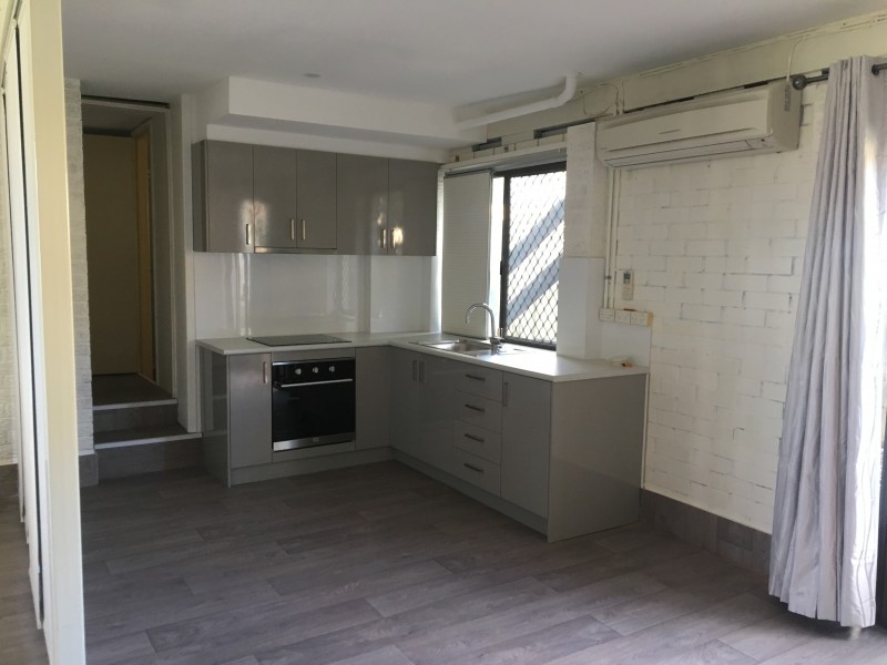 1/56a Margaret Street, Southport QLD 4215