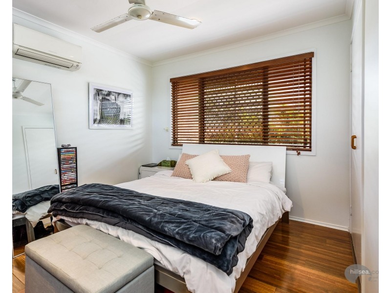 14A Thrush Avenue, Paradise Point QLD 4216