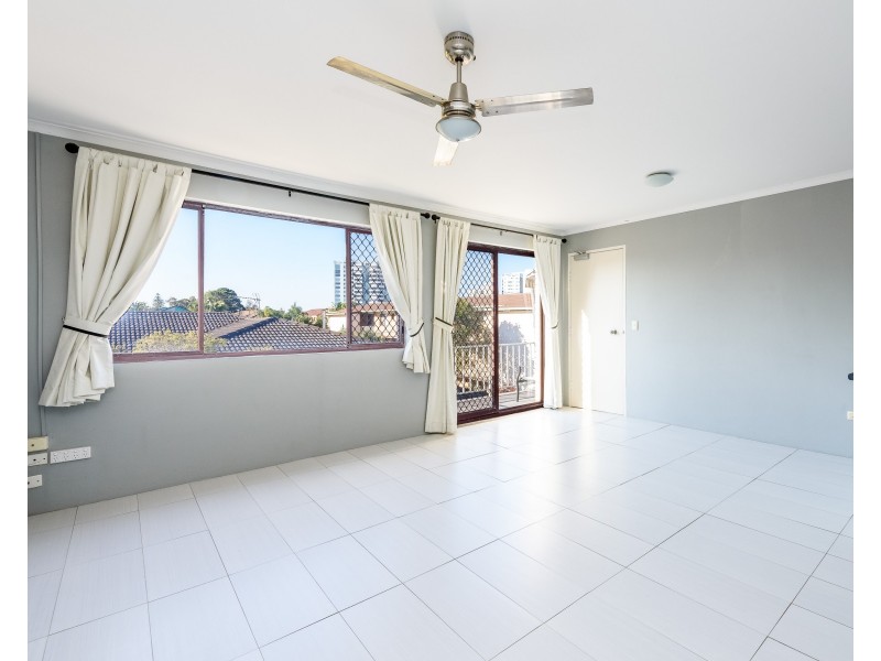7/159 Muir Street, Labrador QLD 4215