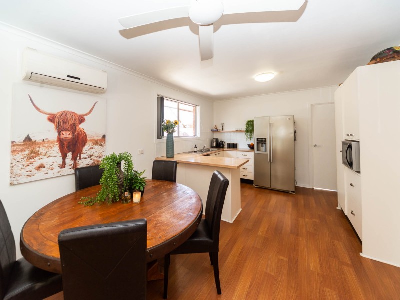 16 Muscovey Avenue, Paradise Point QLD 4216