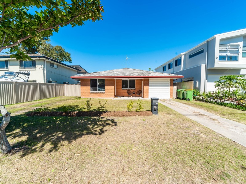 16 Muscovey Avenue, Paradise Point QLD 4216