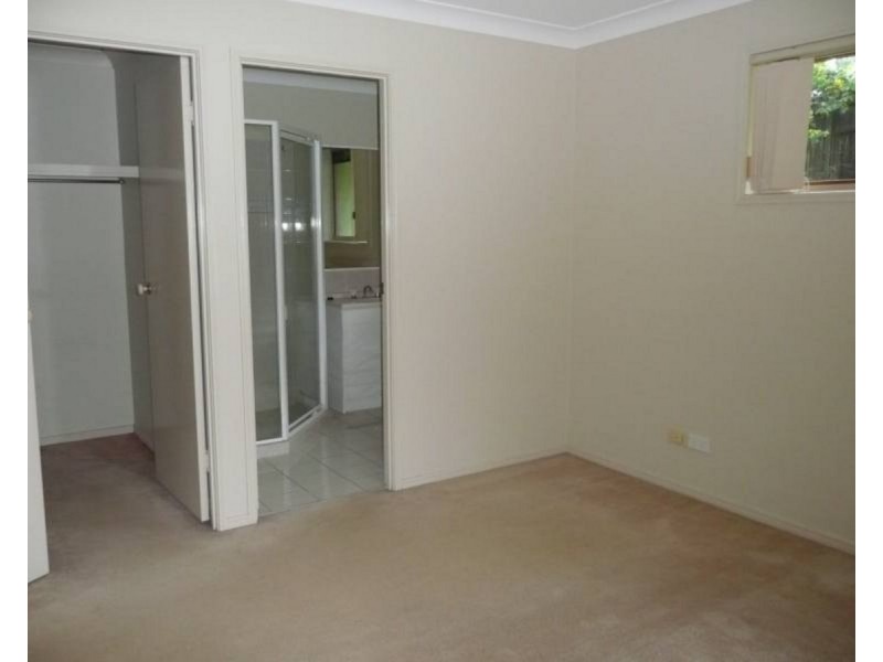 22 Alcott Court, Parkwood QLD 4214