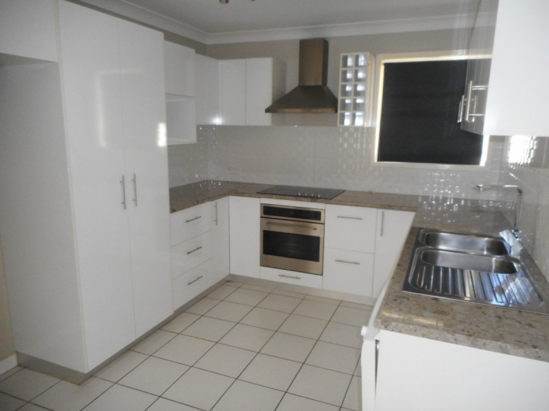 40 Open Drive, Arundel QLD 4214