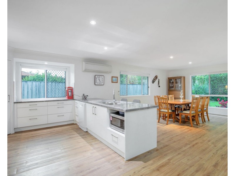 77 Burrendong Road, Coombabah QLD 4216