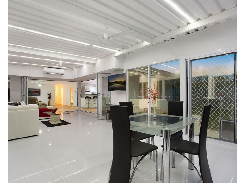 77 Burrendong Road, Coombabah QLD 4216