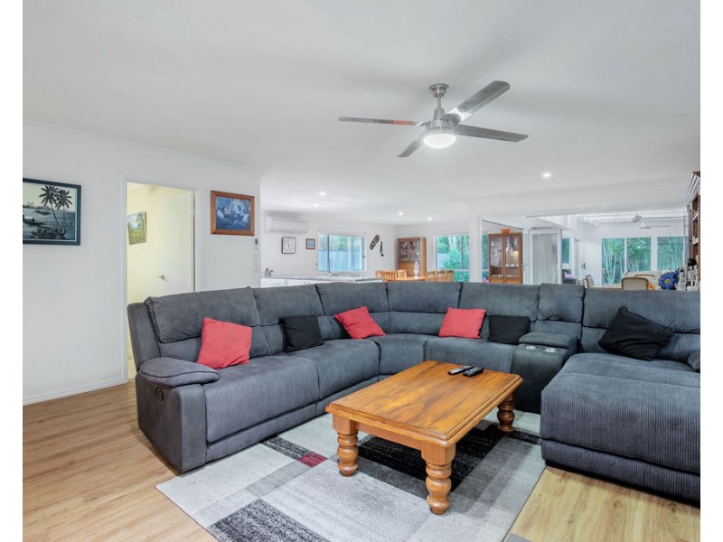 77 Burrendong Road, Coombabah QLD 4216