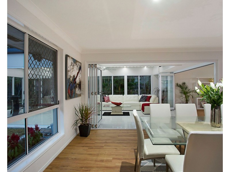 77 Burrendong Road, Coombabah QLD 4216