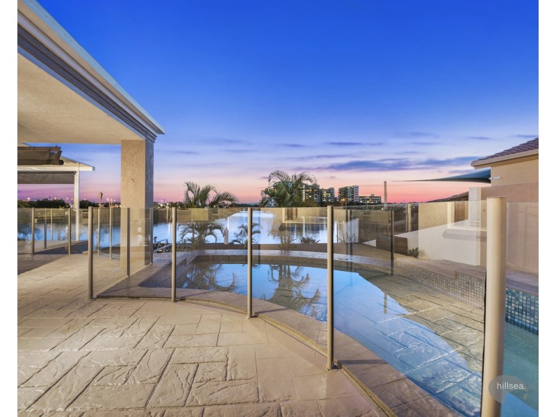 36 Anchorage Way, Biggera Waters QLD 4216