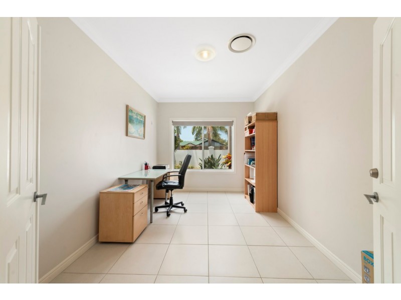 36 Anchorage Way, Biggera Waters QLD 4216