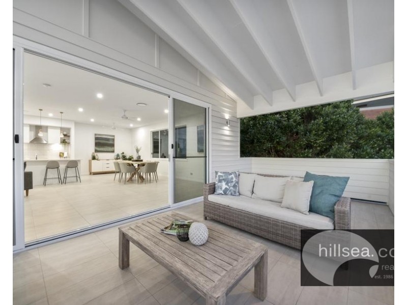 19a & 19b Killowill Avenue, Paradise Point QLD 4216