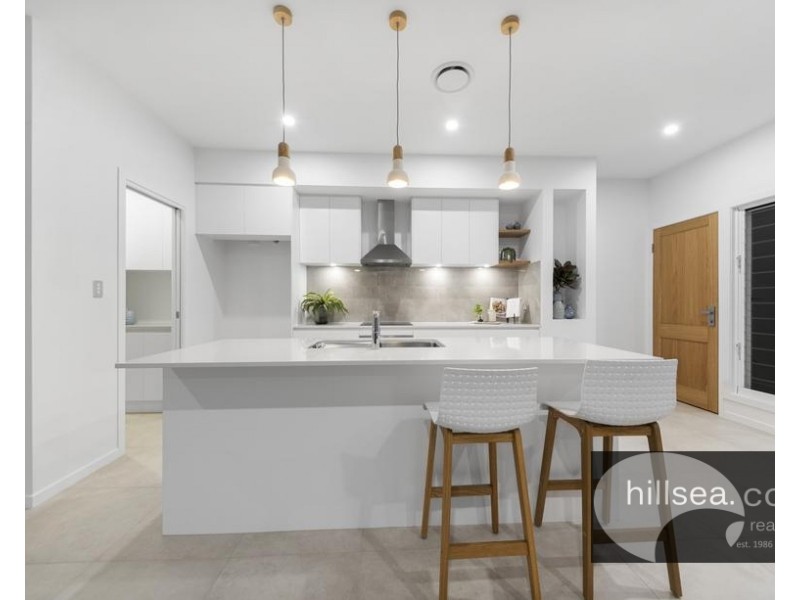 19a & 19b Killowill Avenue, Paradise Point QLD 4216