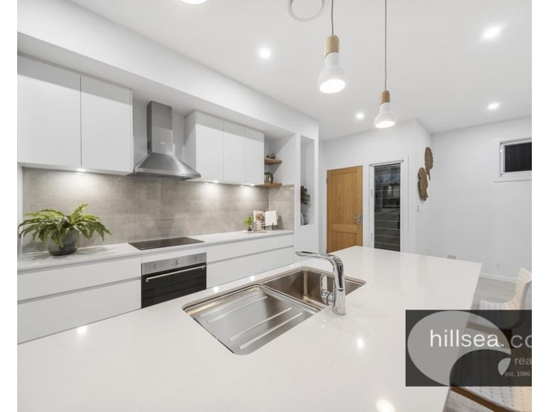 19a & 19b Killowill Avenue, Paradise Point QLD 4216