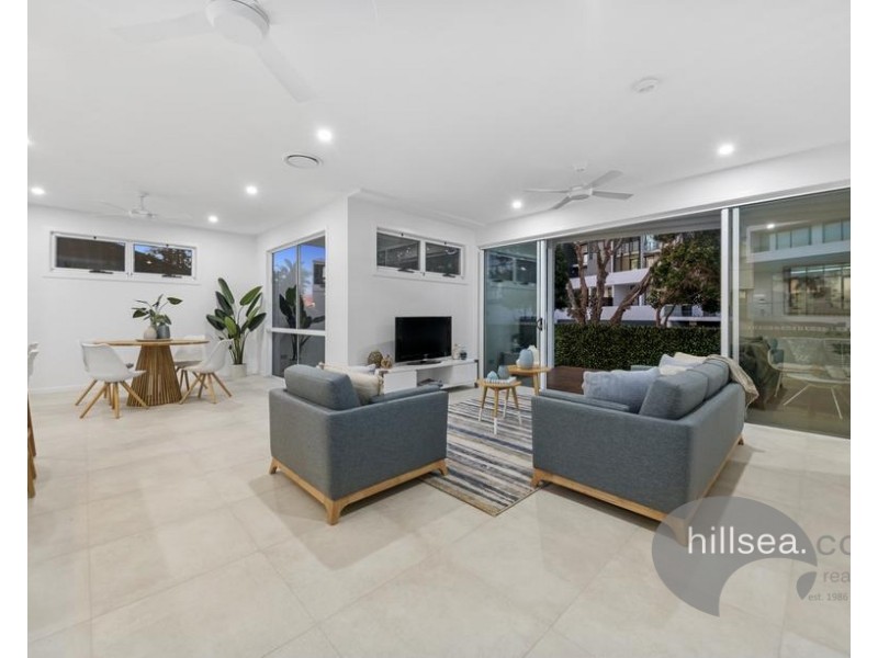 19a & 19b Killowill Avenue, Paradise Point QLD 4216