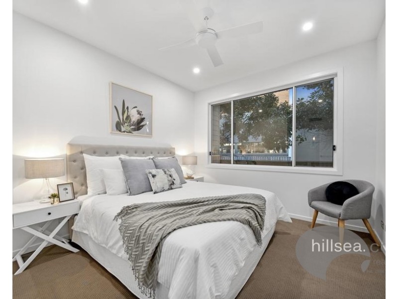 19a & 19b Killowill Avenue, Paradise Point QLD 4216