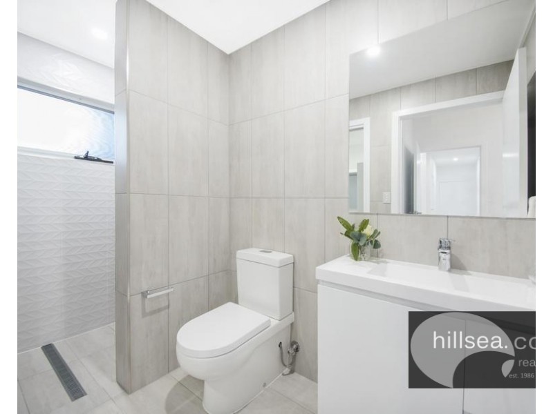19a & 19b Killowill Avenue, Paradise Point QLD 4216