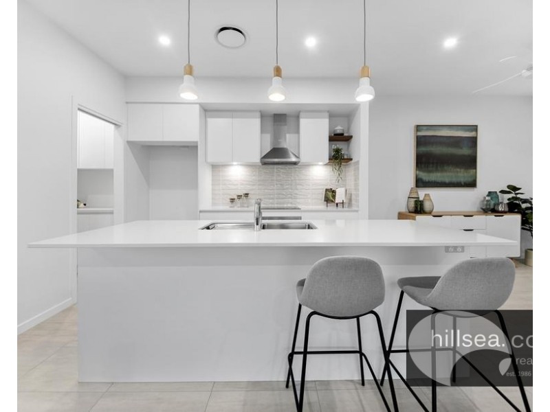 19a & 19b Killowill Avenue, Paradise Point QLD 4216