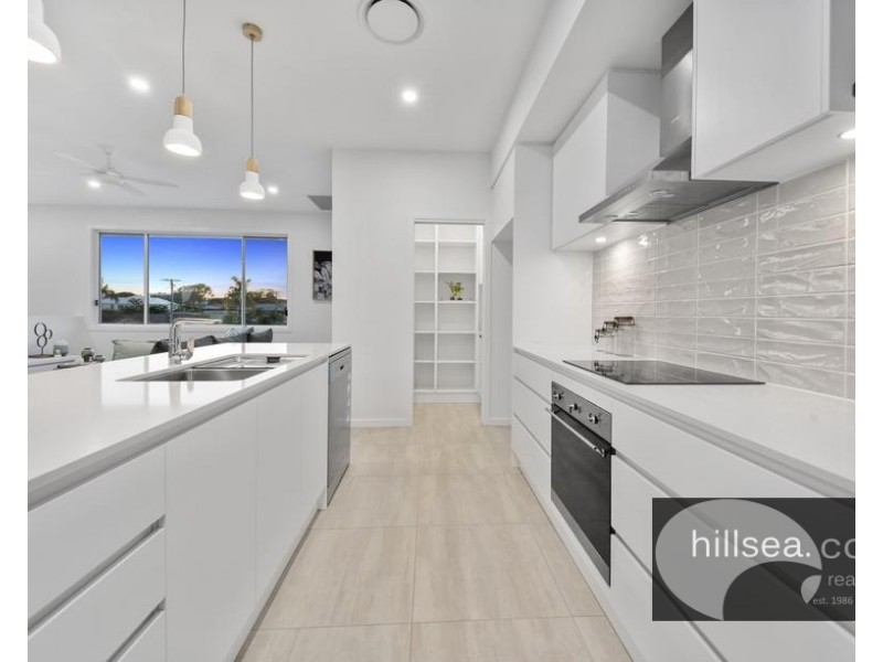 19a & 19b Killowill Avenue, Paradise Point QLD 4216