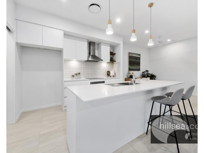 19a & 19b Killowill Avenue, Paradise Point QLD 4216