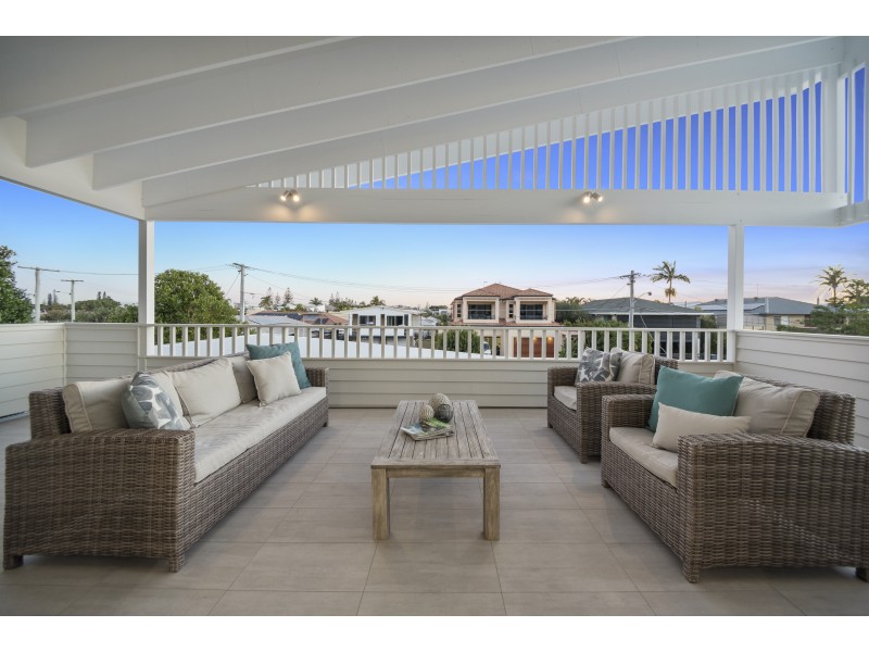 19a & 19b Killowill Avenue, Paradise Point QLD 4216