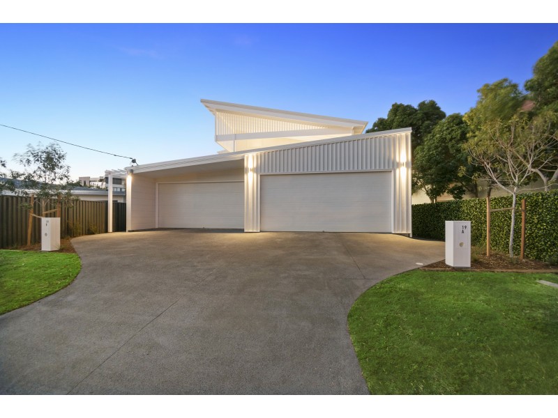 19a & 19b Killowill Avenue, Paradise Point QLD 4216