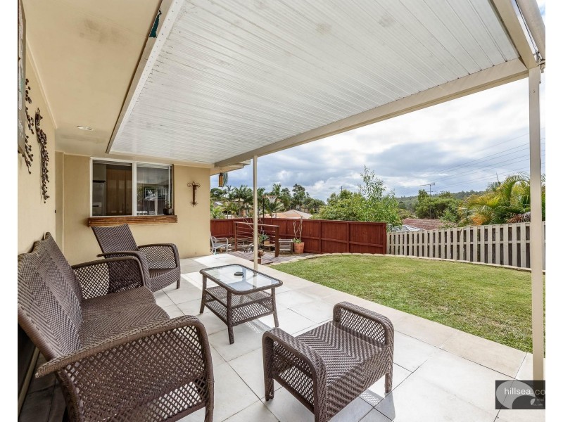 8 Avon Court, Pacific Pines QLD 4211
