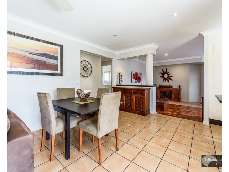 8 Avon Court, Pacific Pines QLD 4211