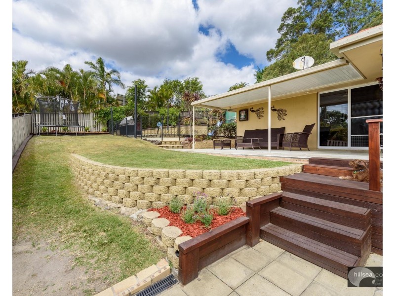 8 Avon Court, Pacific Pines QLD 4211