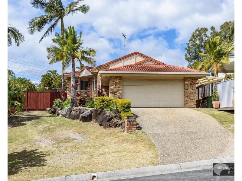 8 Avon Court, Pacific Pines QLD 4211