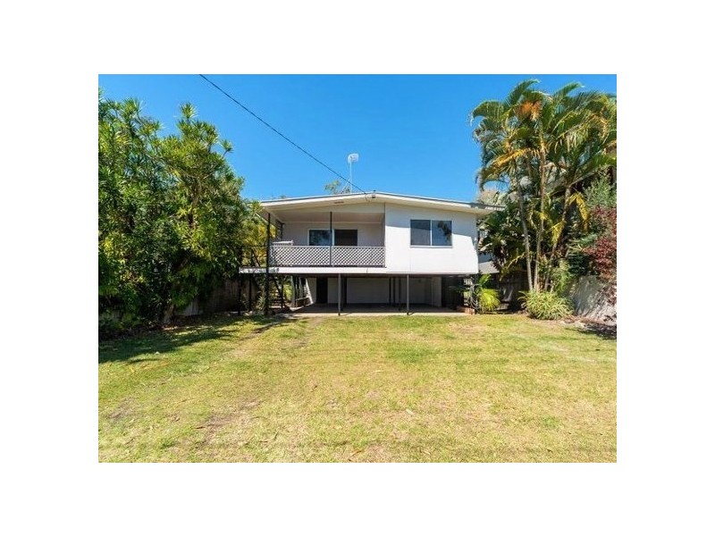 39 The Esplanade, Coombabah QLD 4216